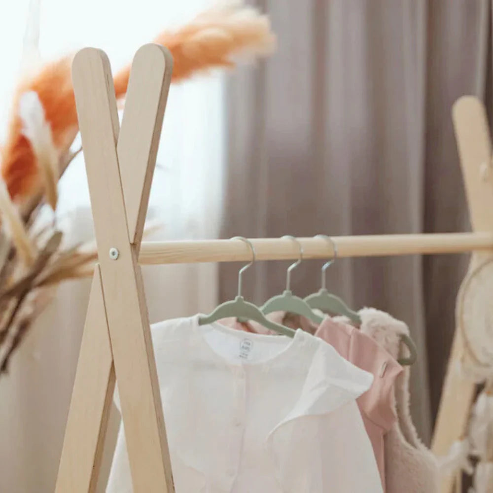 Tipi Kleiderständer | Montessori
