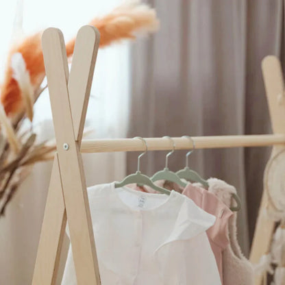 Tipi Kleiderständer | Montessori